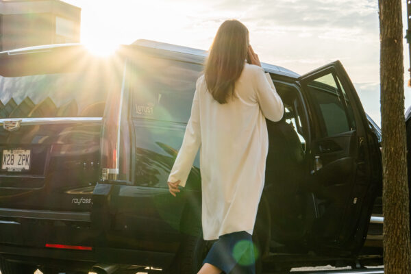 image00040 Cadillac escalade - Montréal Limousine | Lotus Limo